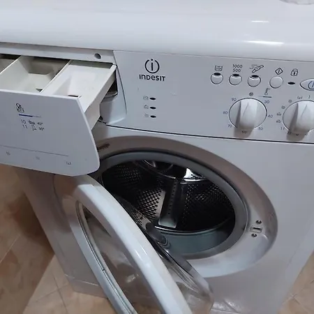 Spacious And Bright With 2 Bedrooms アパート バンスコ