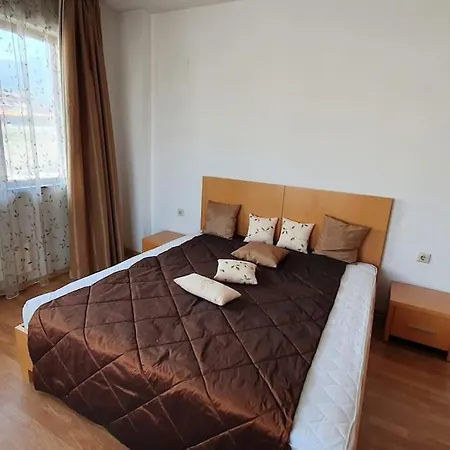 Spacious And Bright With 2 Bedrooms アパート